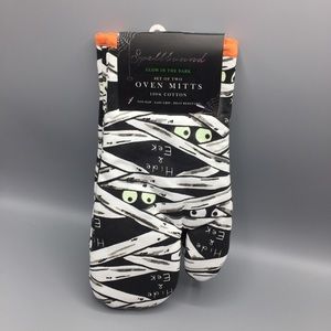 Spellbound Glow in the Dark Mummy Oven Mitts